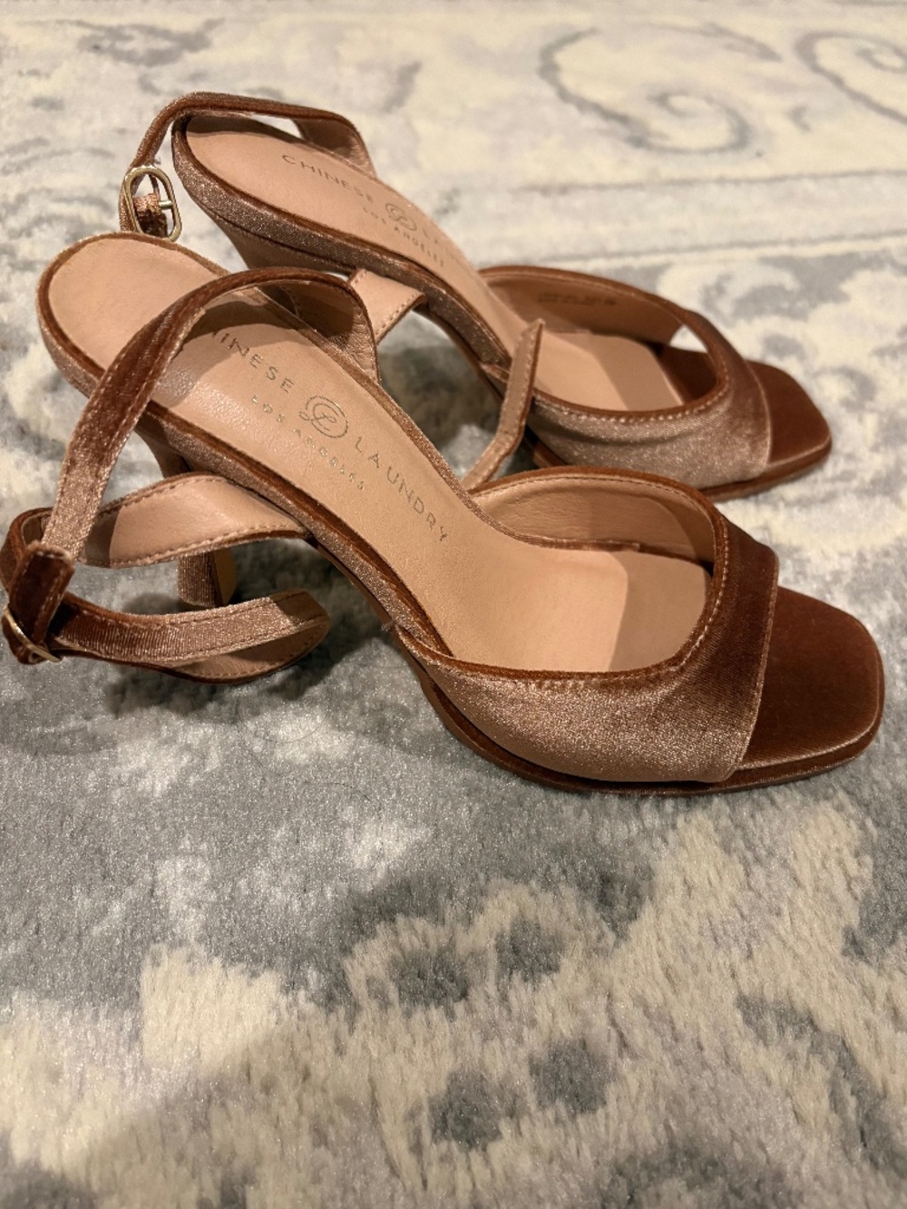 Chinese laundry square toe heel